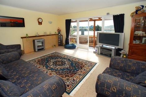 Photo of property in 1 Lauderdale Road, Birkdale, Auckland, 0626