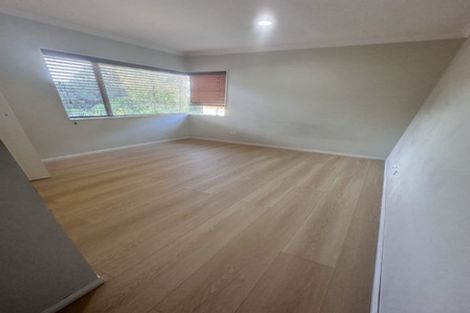 Photo of property in 52 Sapperton Drive, Henderson, Auckland, 0612