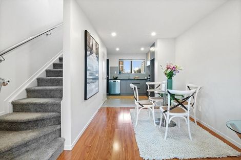 Photo of property in 1 Red Arches Road, Henderson, Auckland, 0610