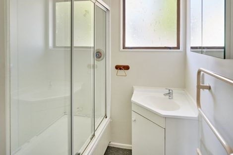 Photo of property in 31 Omapere Street, Whitby, Porirua, 5024