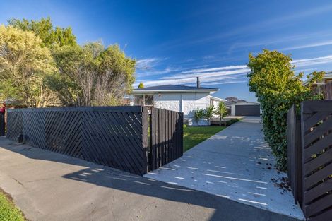 Photo of property in 40 Inwoods Road, Parklands, Christchurch, 8083