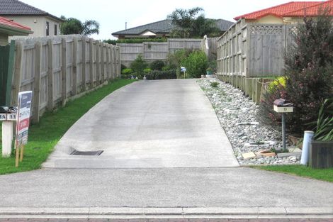 Photo of property in 11 Brittany Drive, Henderson, Auckland, 0612