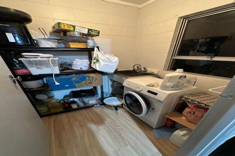 Photo of property in 2 Paton Avenue, Te Atatu South, Auckland, 0610