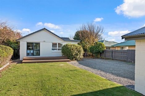 Photo of property in 20 Avonhead Road, Avonhead, Christchurch, 8042