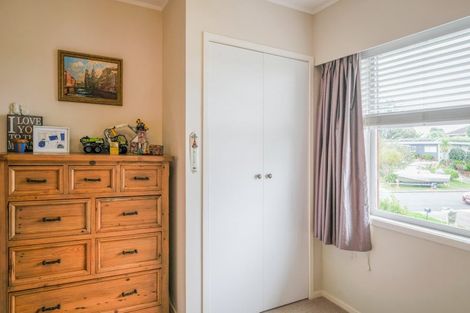 Photo of property in 28 James Evans Drive, Northcote, Auckland, 0627
