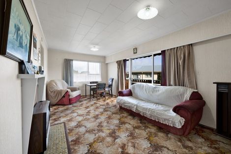 Photo of property in 7 Totara Crescent, Hawera, 4610