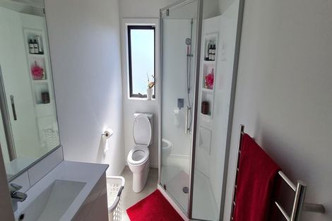 Photo of property in 10/9u Surrey Street, Tawa, Wellington, 5028