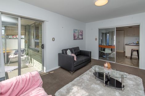 Photo of property in 19 Sturrocks Road, Redwood, Christchurch, 8051