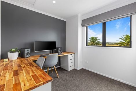 Photo of property in 3/2 Frances Bryers Road, Hobsonville, Auckland, 0616