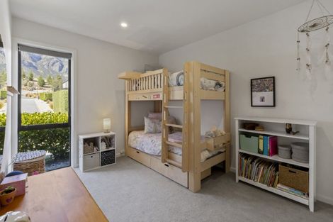 Photo of property in 7 Kotuku Lane, Jacks Point, Queenstown, 9371