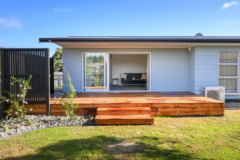 Photo of property in 9 Pinedale Parade, Milson, Palmerston North, 4414