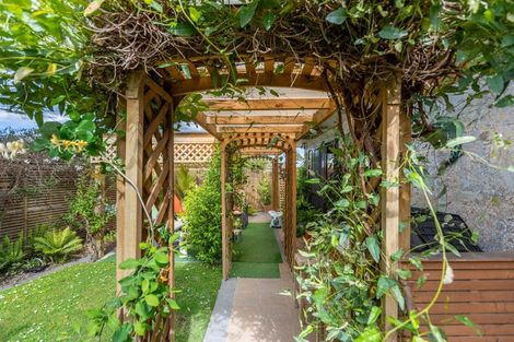 Photo of property in 64 Hetley Crescent, Taradale, Napier, 4112