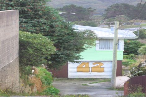 Photo of property in 42 Mark Avenue, Paparangi, Wellington, 6037
