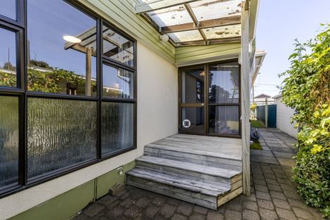 Photo of property in 5 Seddon Street, Westown, New Plymouth, 4310