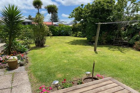Photo of property in 516 Te Atatu Road, Te Atatu Peninsula, Auckland, 0610
