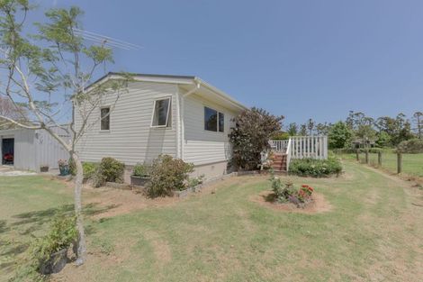 Photo of property in 37 Te Pua School Road, Helensville, 0875