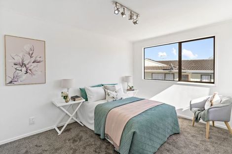 Photo of property in 9 Massine Place, Randwick Park, Auckland, 2105