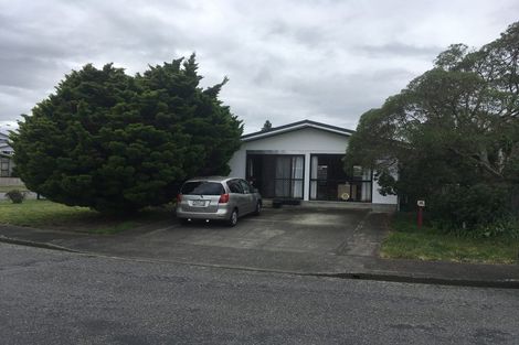 Photo of property in 38 Freyberg Crescent, Waikanae Beach, Waikanae, 5036