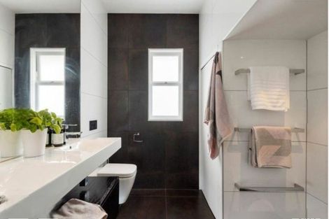 Photo of property in 31 Norwood Road, Bayswater, Auckland, 0622