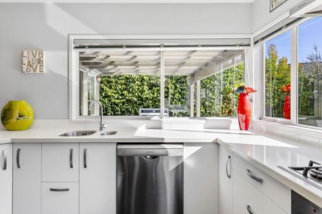 Photo of property in 142 Victory Drive, Wharewaka, Taupo, 3330
