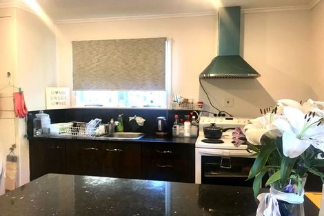 Photo of property in 27 Kohekohe Street, New Lynn, Auckland, 0600