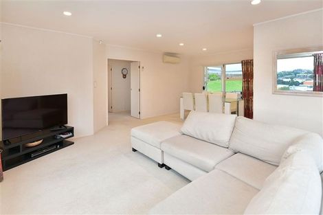 Photo of property in 5 Moera Place, Stanmore Bay, Whangaparaoa, 0932