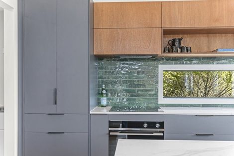 Photo of property in 120a Mangorei Road, Merrilands, New Plymouth, 4312