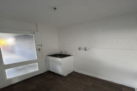 Photo of property in 6 Westmere Place, Takaro, Palmerston North, 4412