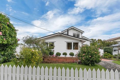 Photo of property in 1/217 Eskdale Road, Birkenhead, Auckland, 0626