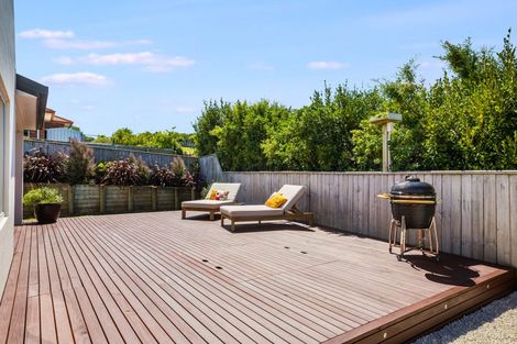 Photo of property in 37 Nelson Avenue, Aotea, Porirua, 5024