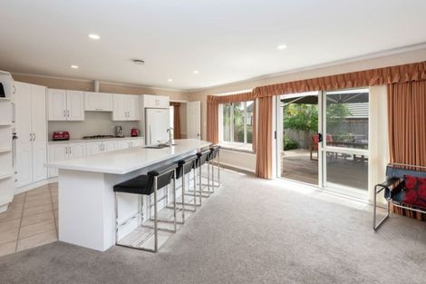 Photo of property in 7 Magilligan Close, East Tamaki Heights, Auckland, 2016