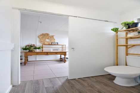 Photo of property in 3 Statesman Street, Henderson, Auckland, 0612