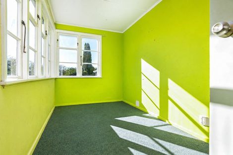 Photo of property in 18 Goldsmith Crescent, Levin, 5510