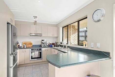 Photo of property in 25 Killygordon Place, Massey, Auckland, 0614