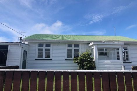Photo of property in 9 Avenue Road, Foxton, 4814