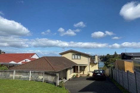 Photo of property in 3 Churchill Road, Murrays Bay, Auckland, 0630