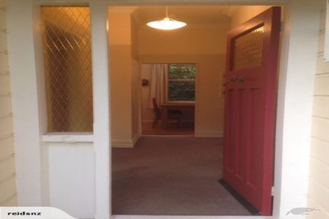 Photo of property in 12 Governor Road, Northland, Wellington, 6012