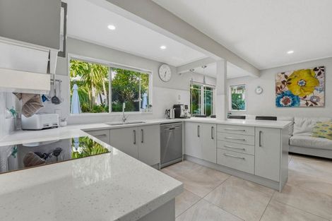 Photo of property in 5 Summerfield Lane, Albany, Auckland, 0632