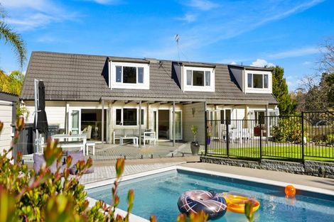 Photo of property in 15a Whangaparaoa Road, Red Beach, 0932