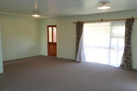 Photo of property in 20 Ocean View Road, Northcote, Auckland, 0627