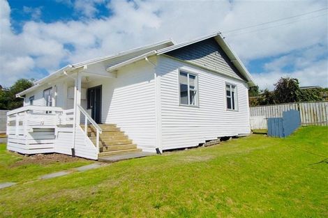 Photo of property in 14 Calvert Road, Moturoa, New Plymouth, 4310