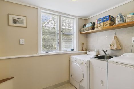 Photo of property in 159 Sutherland Road, Lyall Bay, Wellington, 6022