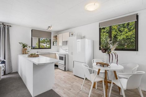 Photo of property in 39a Minaret Drive, Bucklands Beach, Auckland, 2014