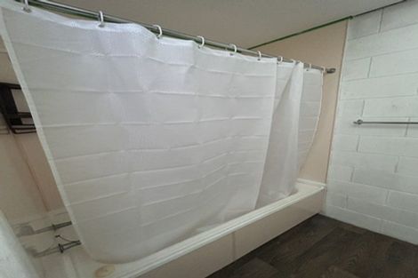 Photo of property in 6 Westmere Place, Takaro, Palmerston North, 4412