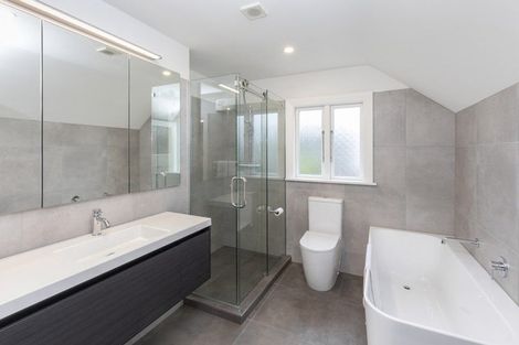 Photo of property in 111 Saint Andrews Square, Strowan, Christchurch, 8052