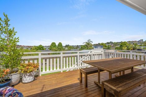 Photo of property in 9 Amorino Drive, Red Beach, 0932