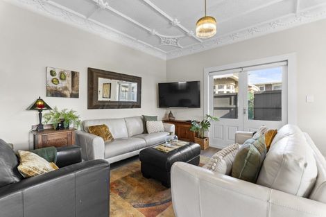 Photo of property in 244 Saint Aubyn Street, New Plymouth, 4310