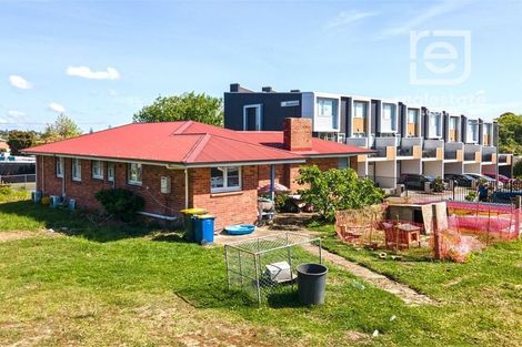 Photo of property in 40 Rankin Avenue, New Lynn, Auckland, 0600