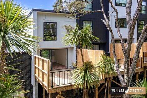 Photo of property in 42 Tokai Place, Glen Eden, 0602