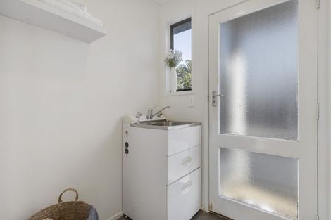 Photo of property in 16 St Catherine Crescent, West Harbour, Auckland, 0618